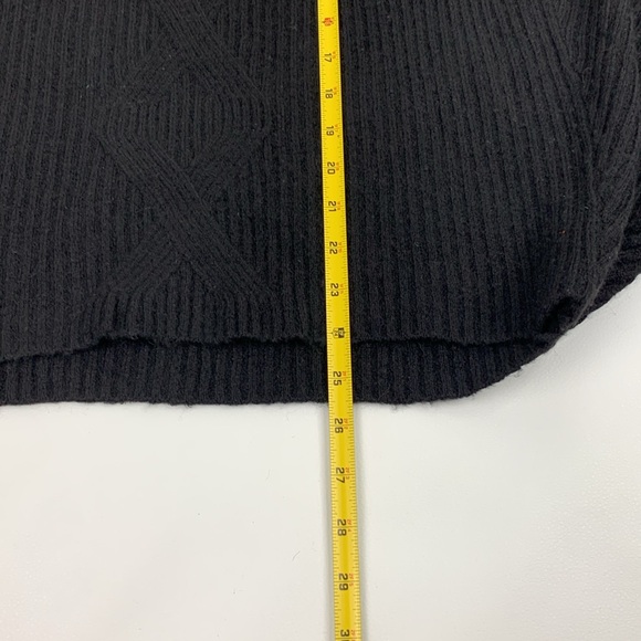 Lilly Pulitzer Black Crew neck crop Sweater  Medium Oversized Wing sleeve NWT - Picture 10 of 13